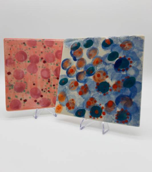 Untersetzer-Set gepunktet rot / blau