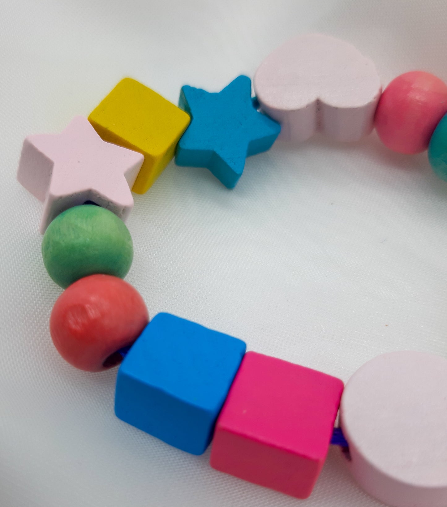 Armband (Kinder) mit bunten Holzperlen